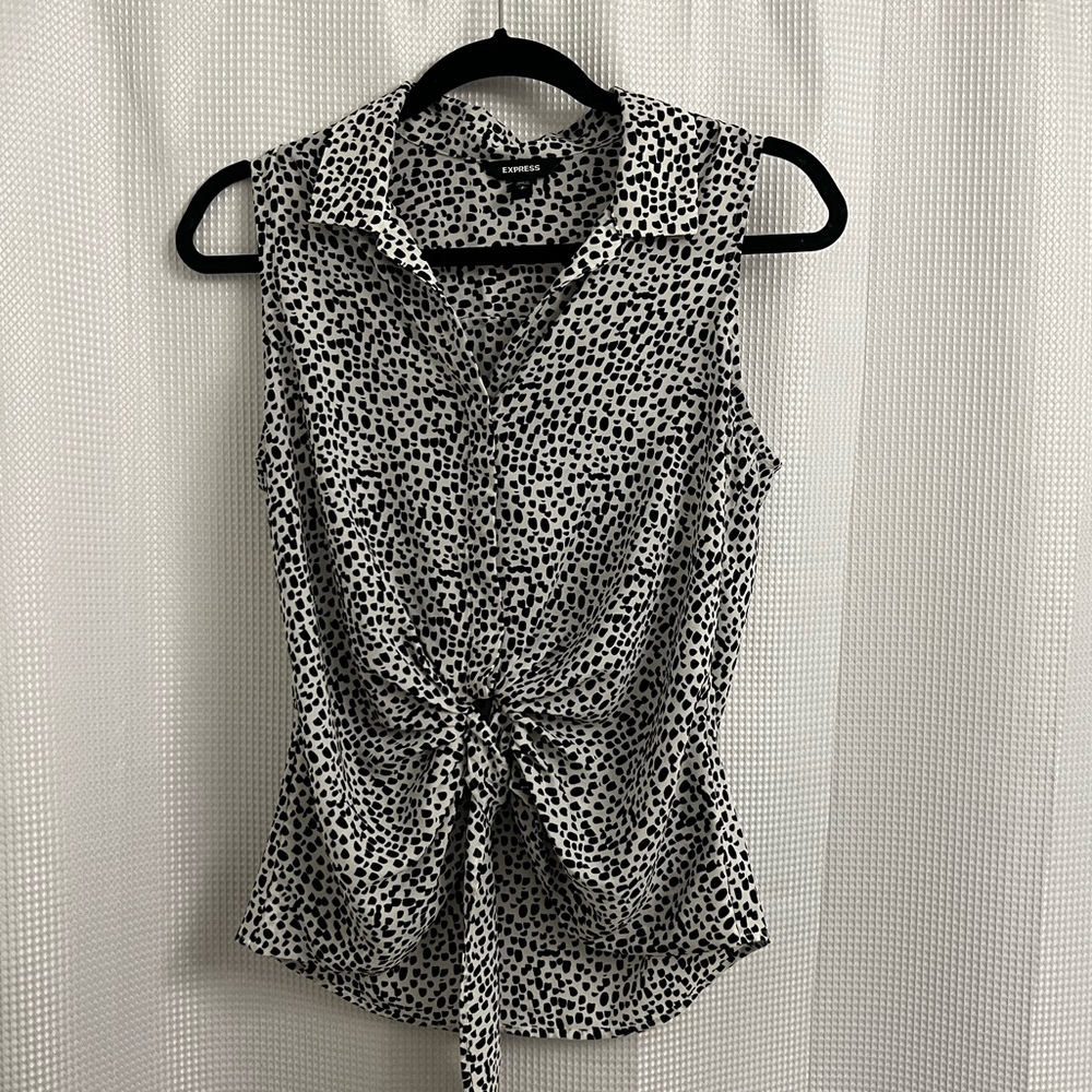 stylish collared tank for golf or business